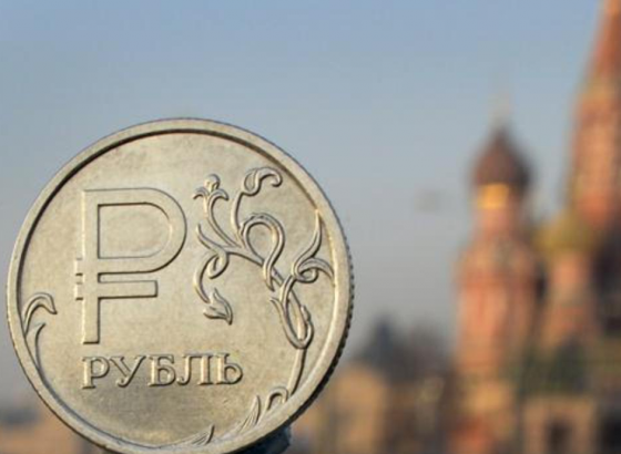 Рубль растет на открытии