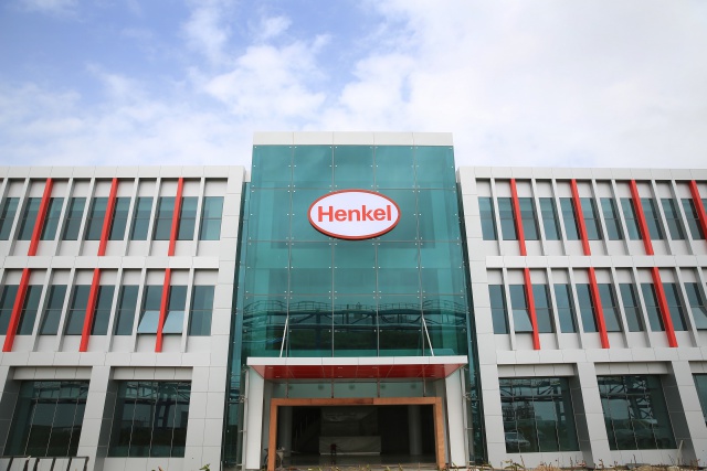 Henkel и Sanofi продают