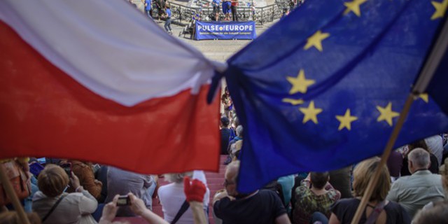 ЕС лишает Польшу права